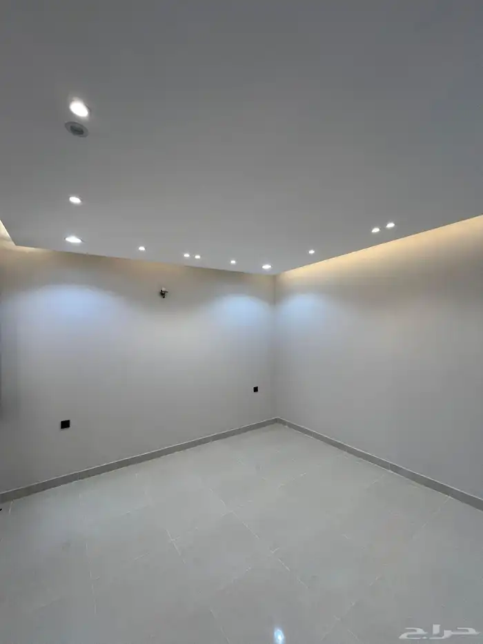 فيلا دورين على شارعين ركنية ولي العهد 7 7