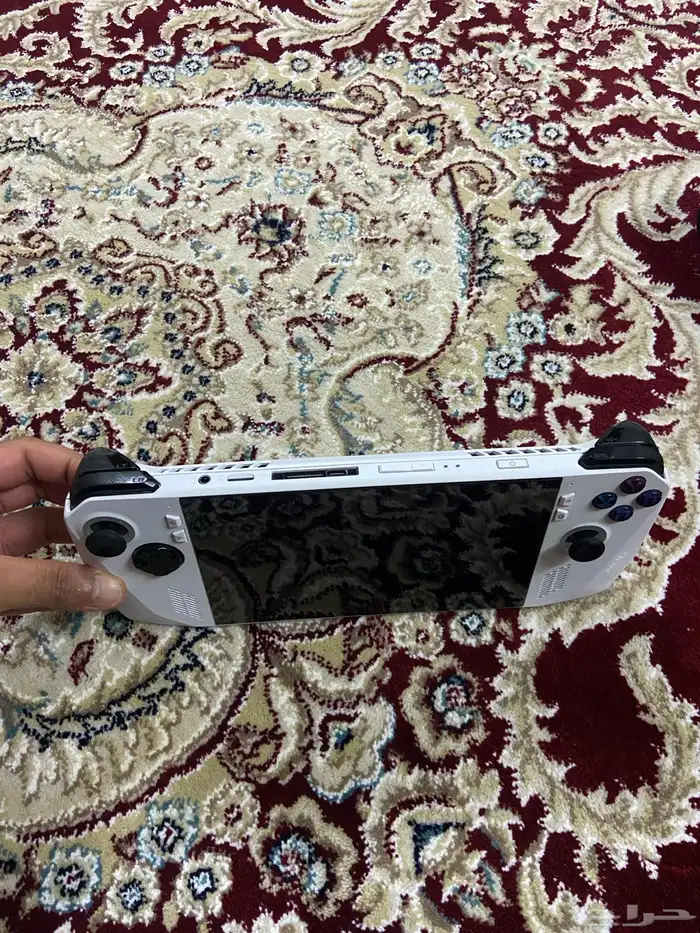 جهاز ألعاب محمول 4