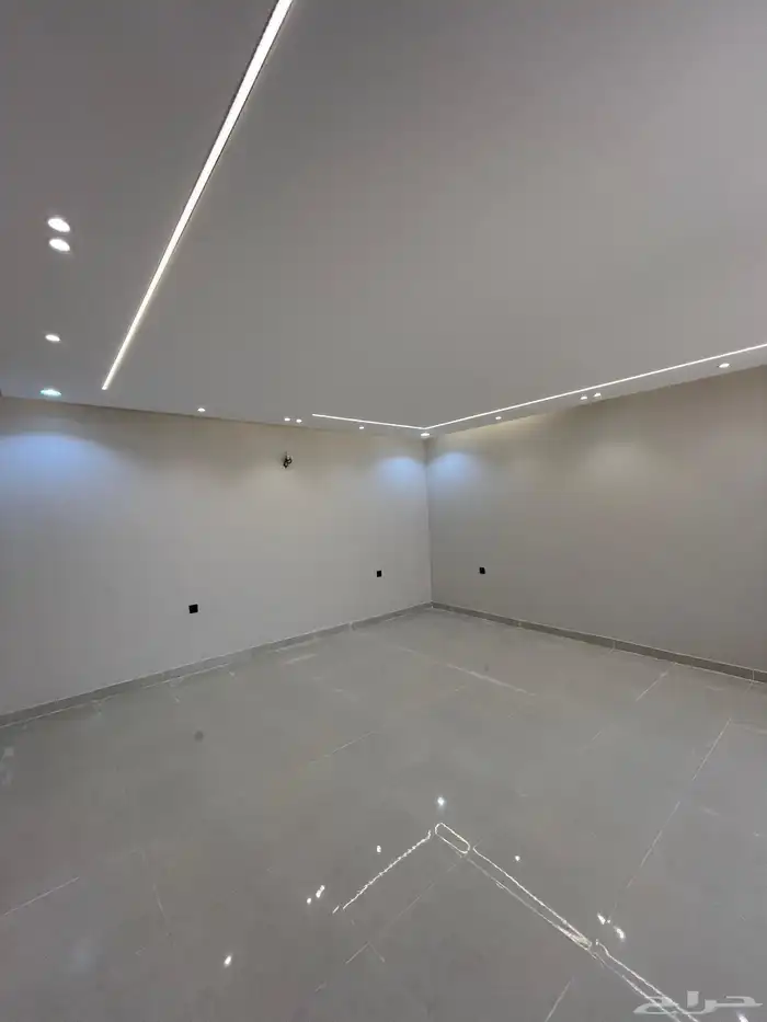 فيلا دورين على شارعين ركنية ولي العهد 7 1