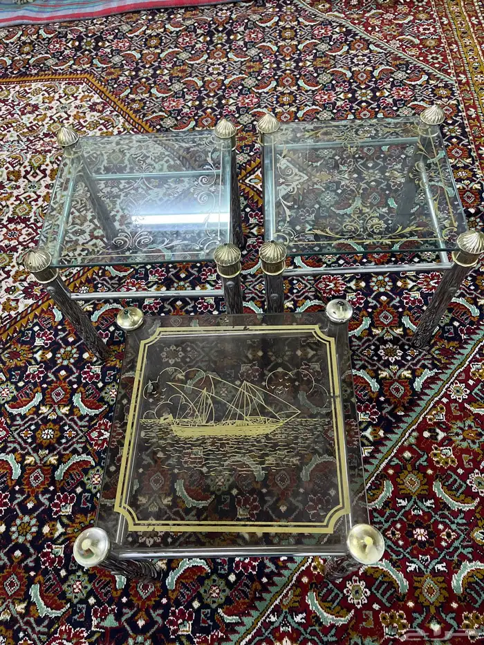 طاولة قديمه تراثيه 0