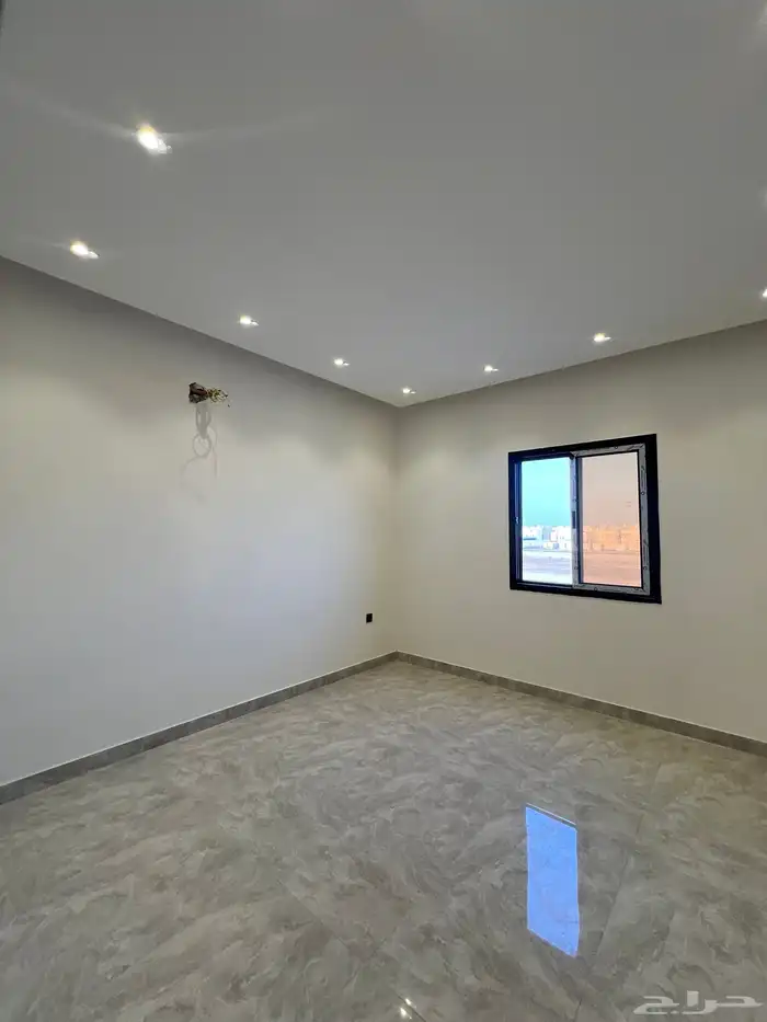 البيع فيلا تصميم جدا مميز وسعر لقطه منفصله تماما 7