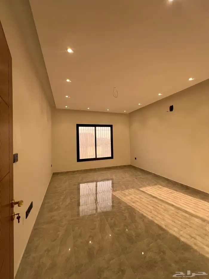 البيع فيلا تصميم جدا مميز وسعر لقطه منفصله تماما 10