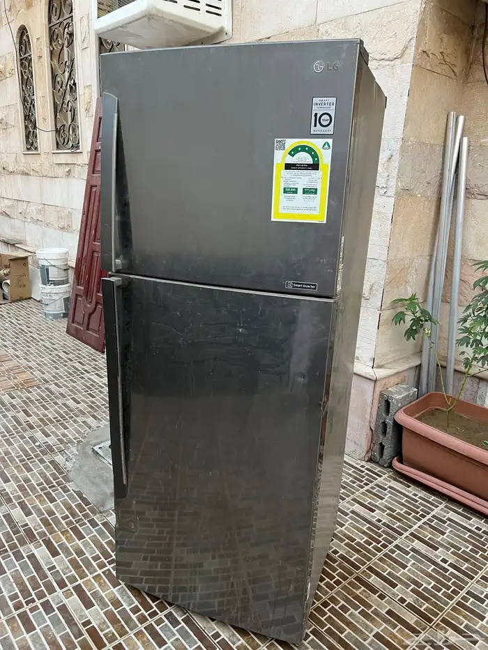 ثلاجة LG للبيع بحالتها الراهنة 0