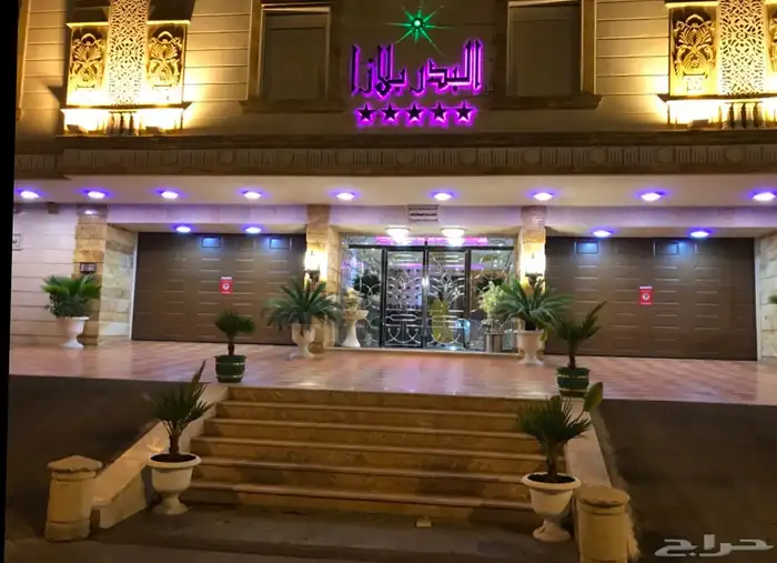 شقة فخمة للايجار السنوي حي النسيم 1