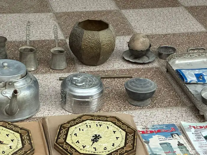 بضاعه تراثيات وأشرطة فيديوهات ومقتنيات متنوعه 3