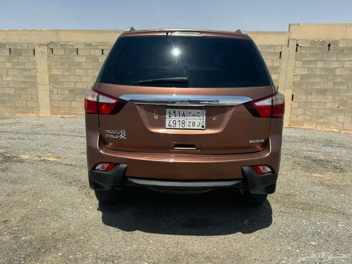 ايسوزو جيب 2015ديزل. 1