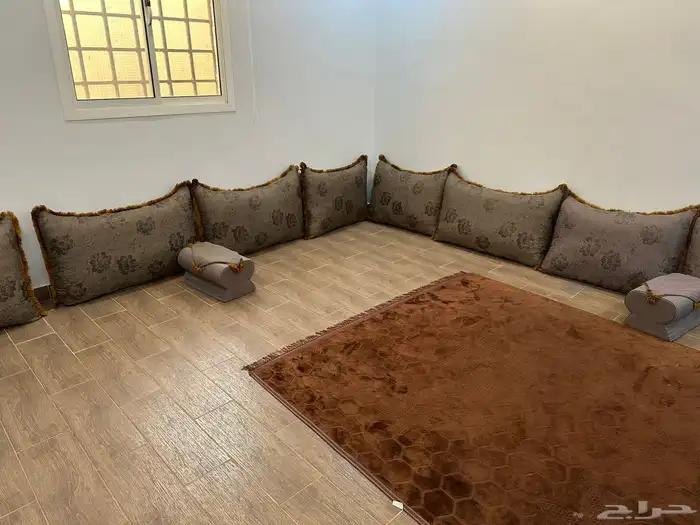 14 مسنده ضهر و4 مراكي يكفي لغرفه 4في 5 0