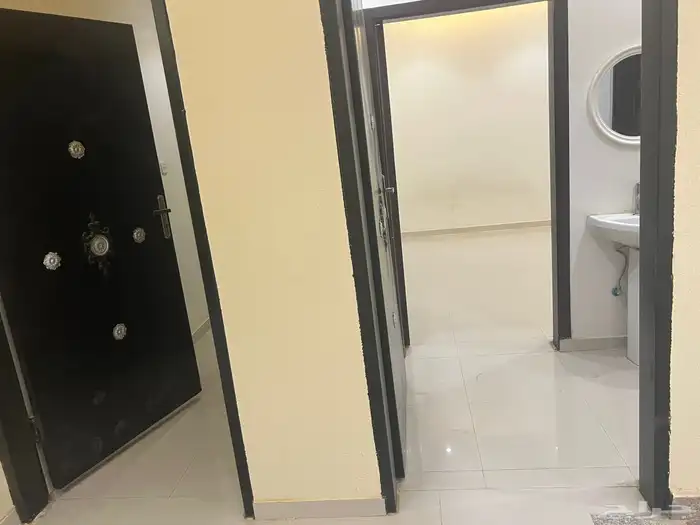 شقة واسعة للإيجار حي الرمال 14