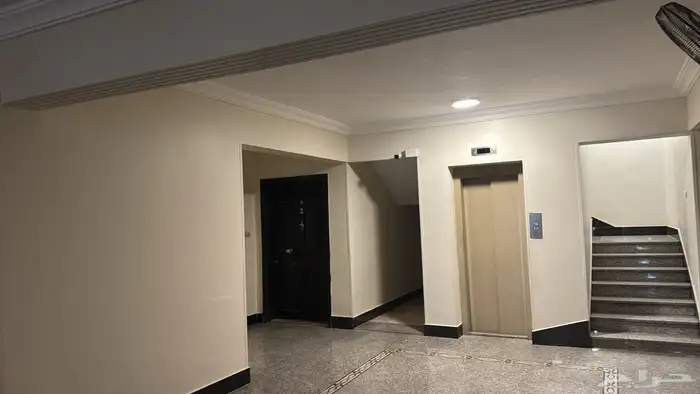عمارة للبيع في حي النزهه مساحة 750 1