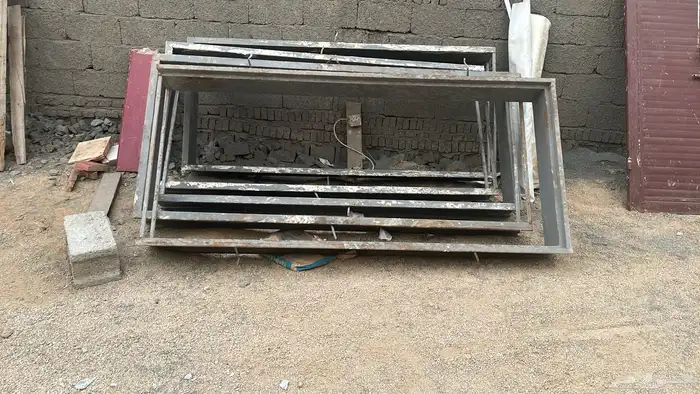 للبيع حلوق بيبان حديد 5 حبات بدون بيبان 0