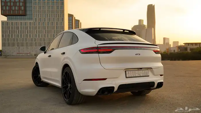 Porsche Cayenne Coupe GTS 7