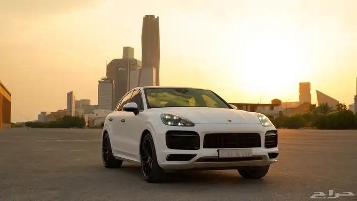 Porsche Cayenne Coupe GTS 1