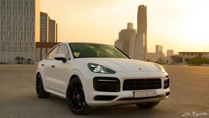 Porsche Cayenne Coupe GTS 3