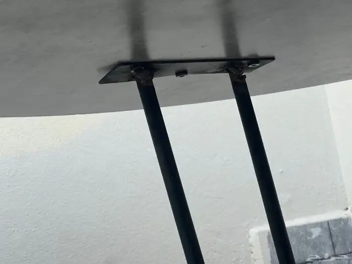 طاولة دائرية اربع ارجل 2