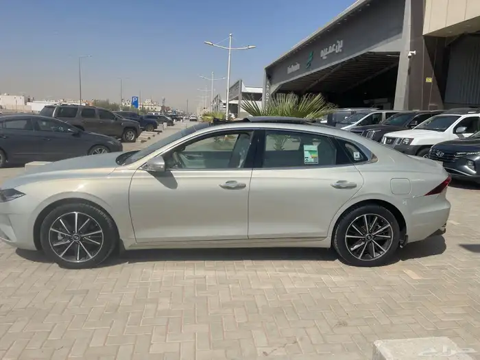 للبيع هونداي ازيرا 2022 سعودي جديد اسمارت 3