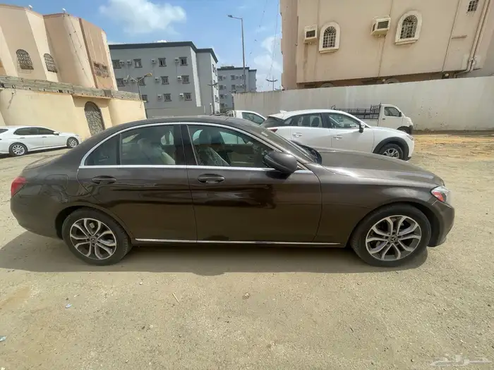 مرسيدس C300 موديل 2017   دفع رباعي   مستوردة من كندا 4