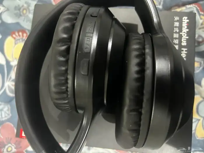 سماعات فيها عازل صوت و تشتغل لمده 12-15 ساعه البيع اعلى سوم 1