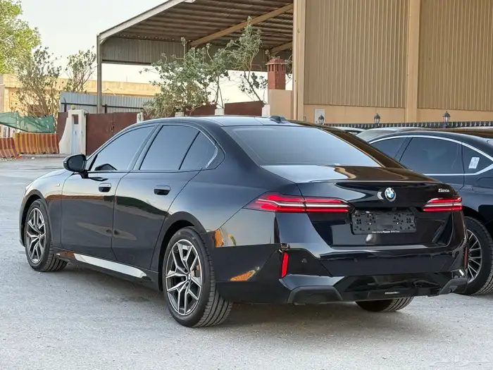 بي ام دبليو 520 2024 مباع 8