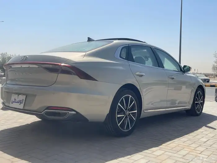 للبيع هونداي ازيرا 2022 سعودي جديد اسمارت 5