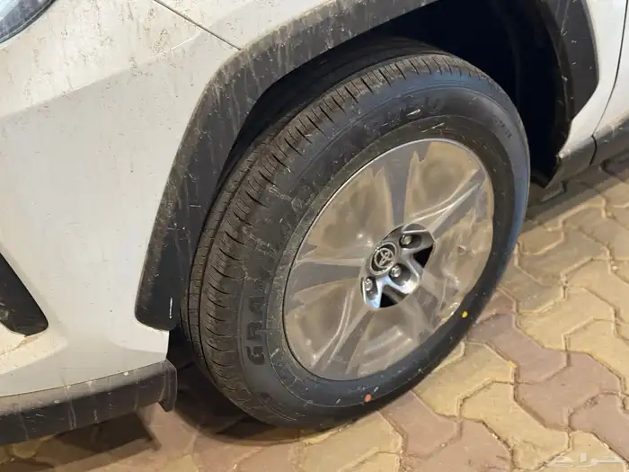 تويوتا راف فور ستاندر دبل بنزين عروض اليوم الوطني الاقل 4