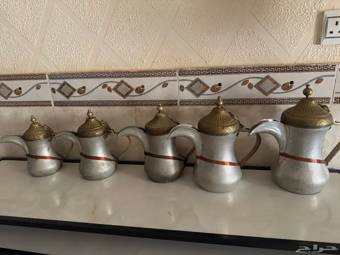العرض الاول خمس دلال حب الرمان والثاني مقادع والثالث مداخن 4