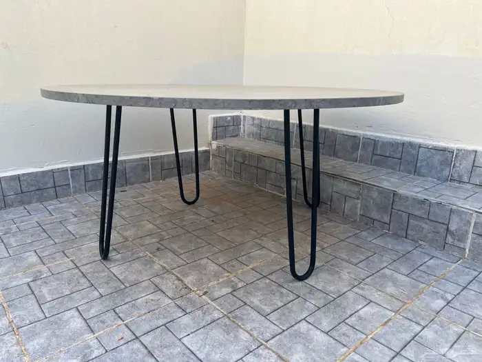 طاولة دائرية اربع ارجل 1