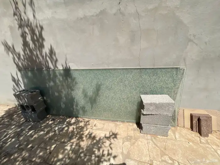 زجاج سيكوريت مستعمل للبيع 1