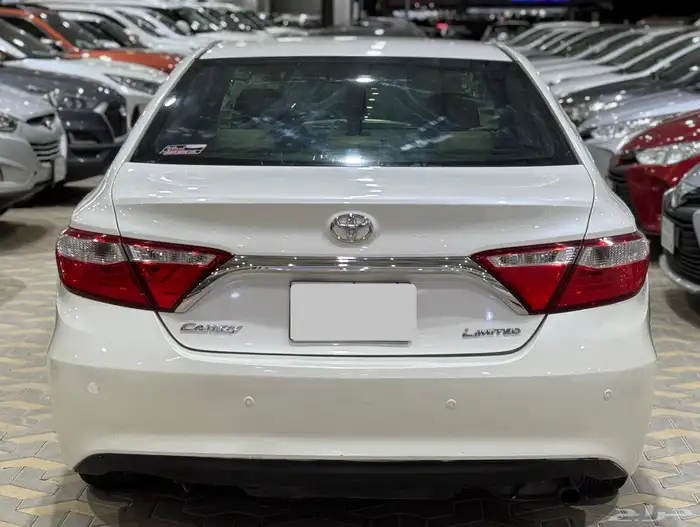 تويوتا كامري ليميتد 2017 11