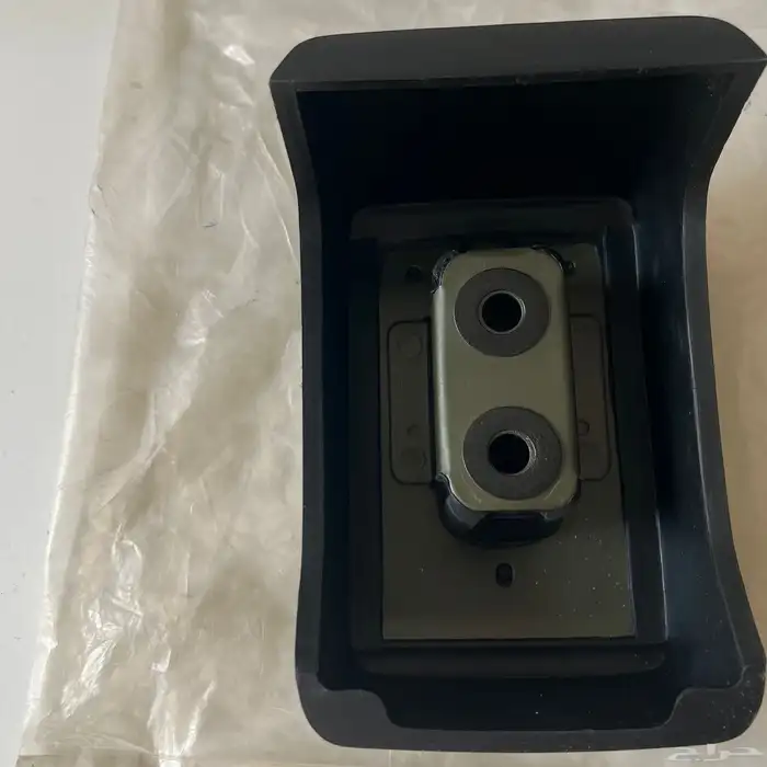 تم البيع   دعامات صدام أمامي ددسن من موديل 86-92 1