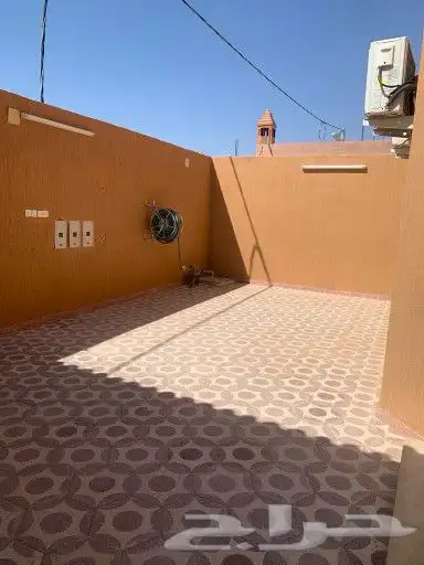 دور وشقتين للبيع القويعيه حي المروج 2