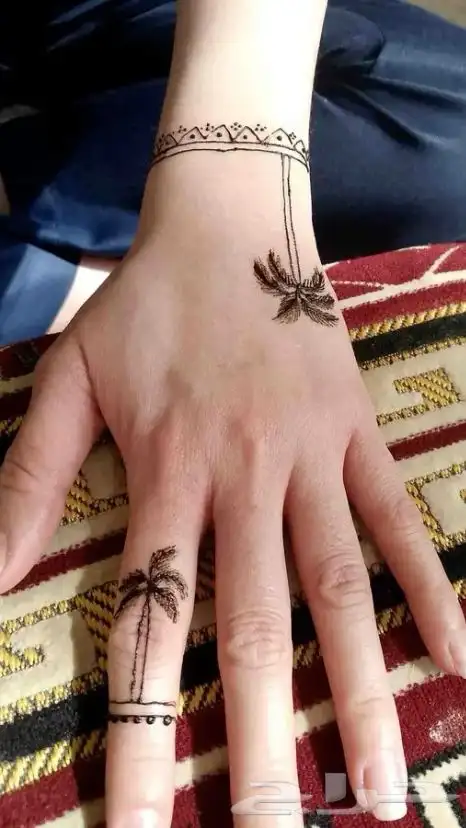 حناء بأيد  سعودية.. نقشك فخر في اليوم الوطني 7