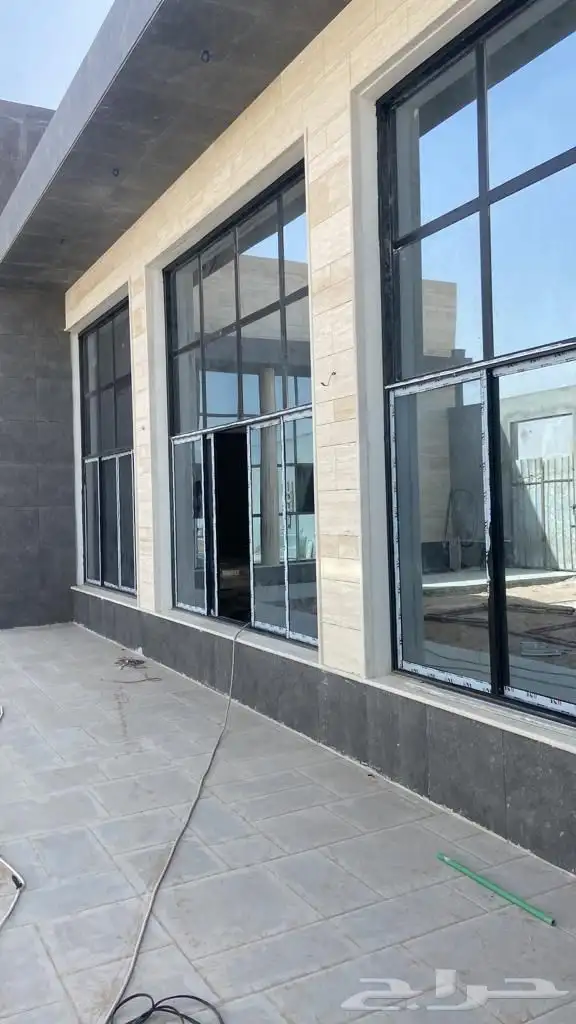 ألومنيوم استركشر كارتنول أبواب المونيوم وشبابيك 3