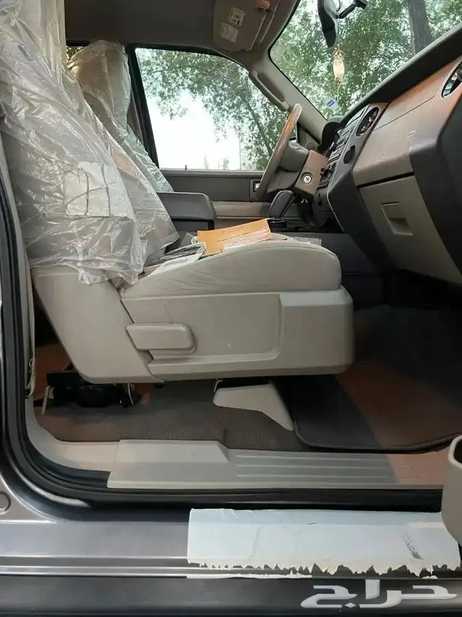 تم البيع مخزن اكسبيديشن 2013 عداد 71 الف كم توكيلات الجزيرة 20