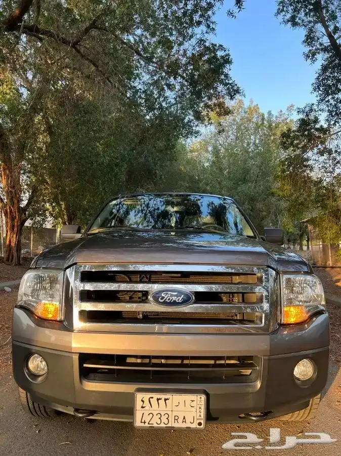 تم البيع مخزن اكسبيديشن 2013 عداد 71 الف كم توكيلات الجزيرة 5