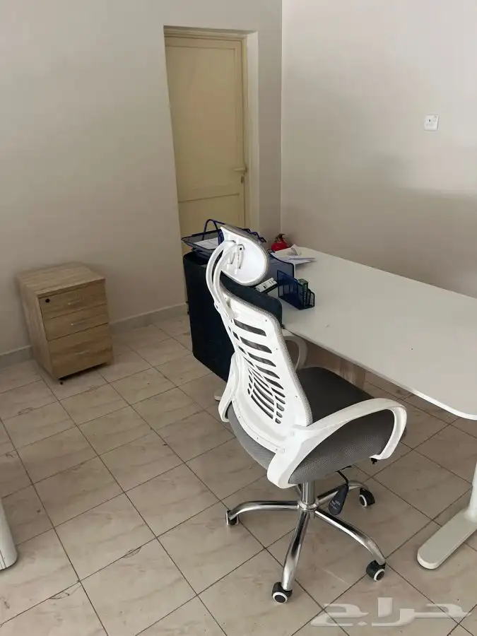 اغراض مكتب للبيع 4