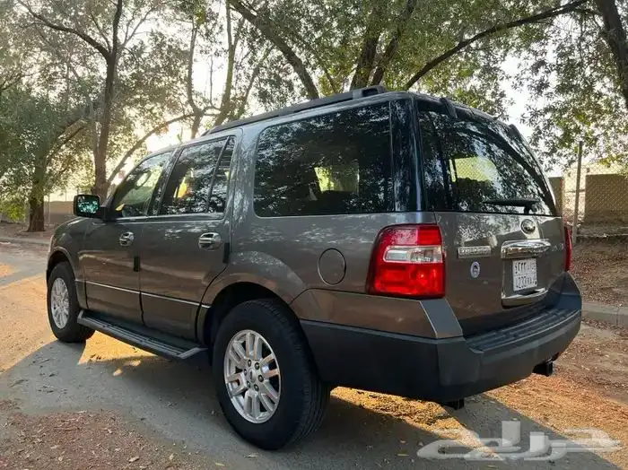 تم البيع مخزن اكسبيديشن 2013 عداد 71 الف كم توكيلات الجزيرة 78