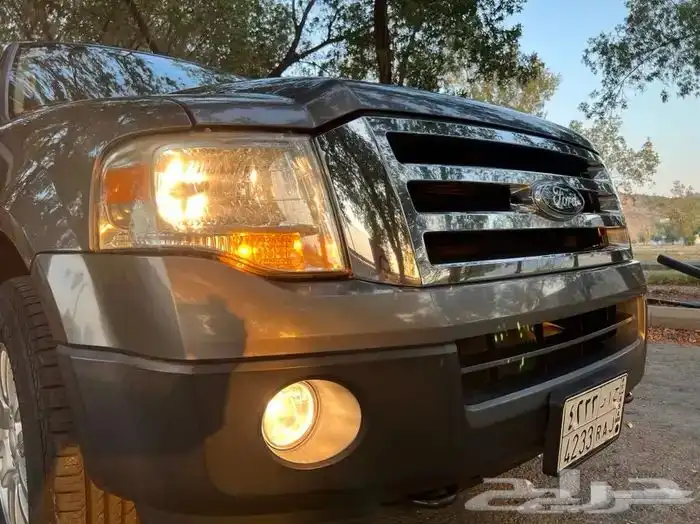 تم البيع مخزن اكسبيديشن 2013 عداد 71 الف كم توكيلات الجزيرة 52