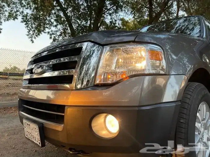 تم البيع مخزن اكسبيديشن 2013 عداد 71 الف كم توكيلات الجزيرة 53