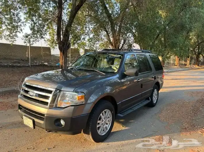 تم البيع مخزن اكسبيديشن 2013 عداد 71 الف كم توكيلات الجزيرة 2