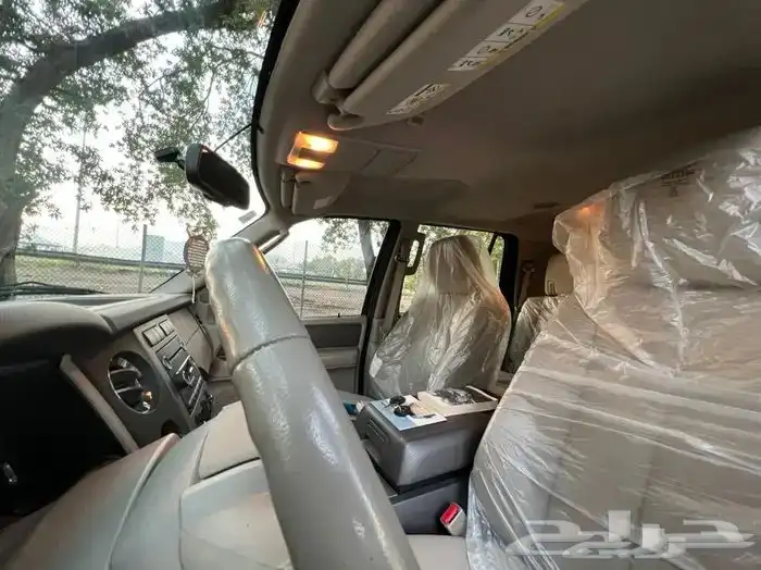 تم البيع مخزن اكسبيديشن 2013 عداد 71 الف كم توكيلات الجزيرة 14