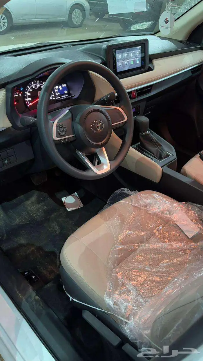 تويوتا يارس y ستاندر 2026 1