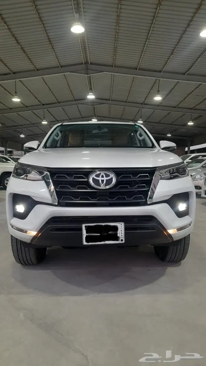 فورتشنر 2023 VX 6سلندر بدي وكالة ممشى قليل 2