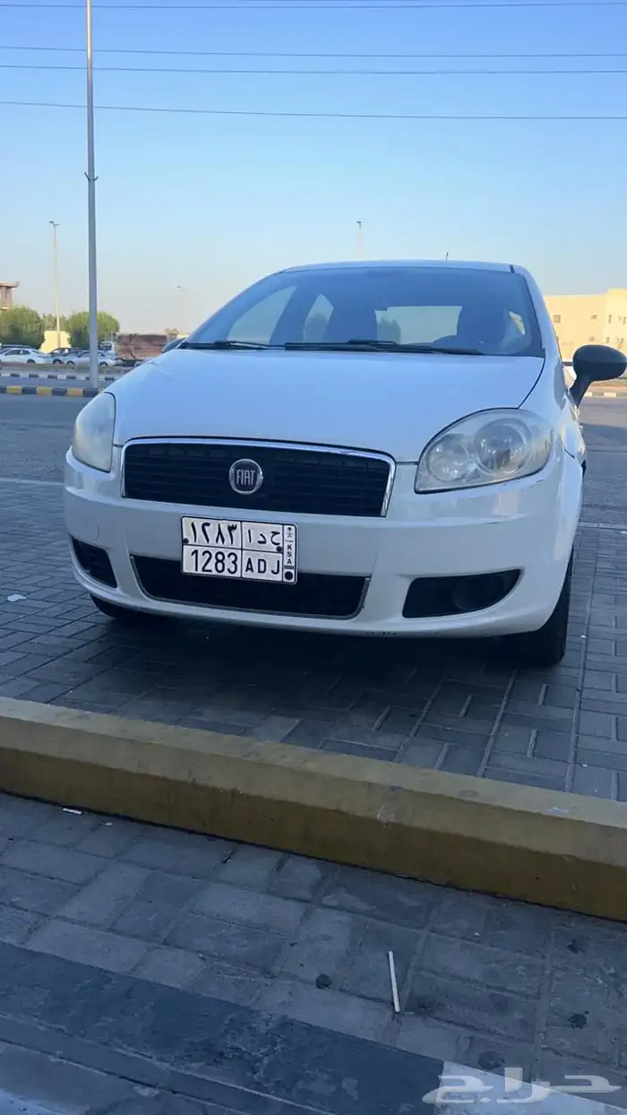 سيارة فيات لينيا 3