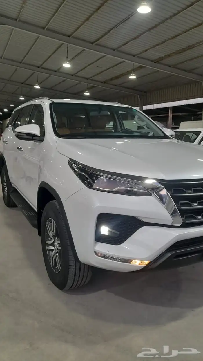 فورتشنر 2023 VX 6سلندر بدي وكالة ممشى قليل 1