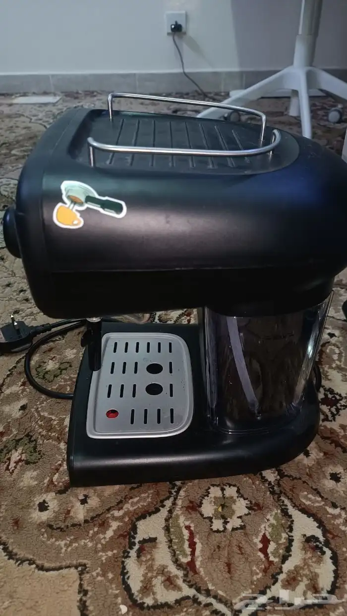اله اسبرسو مع ملحقاتها نظيفه جدا 0