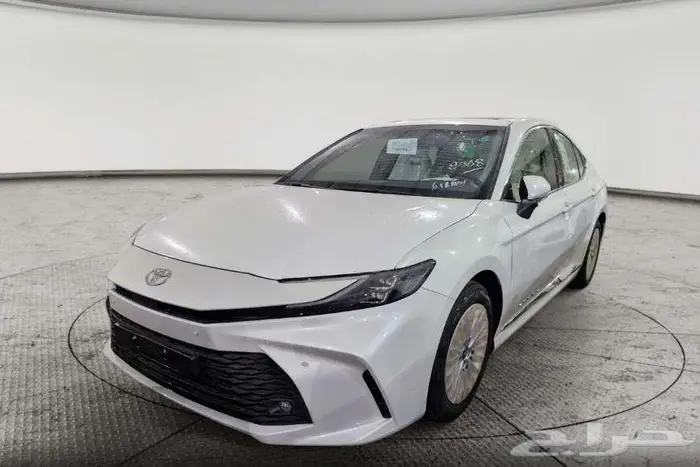 تويوتا كامرى LE موديل 2025 عرض العيد الوطنى 0