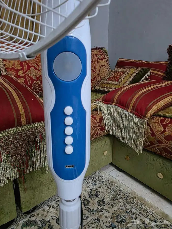 المروحة الاقتصادية عبر جهاز الطاقة الشمسية 2