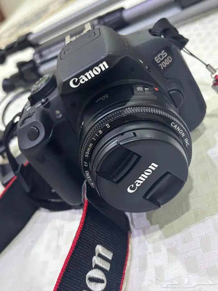 كاميرا كانون D700 مع طابعة صور كانون 5