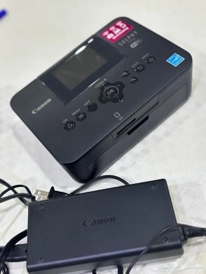 كاميرا كانون D700 مع طابعة صور كانون 8
