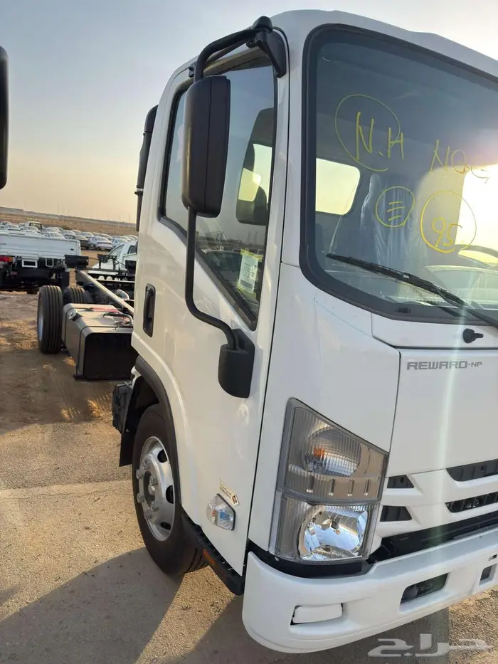 ايسوزو 4 طن 4.95 موديل 2025- عرض 82500 قبل الضريبة 7